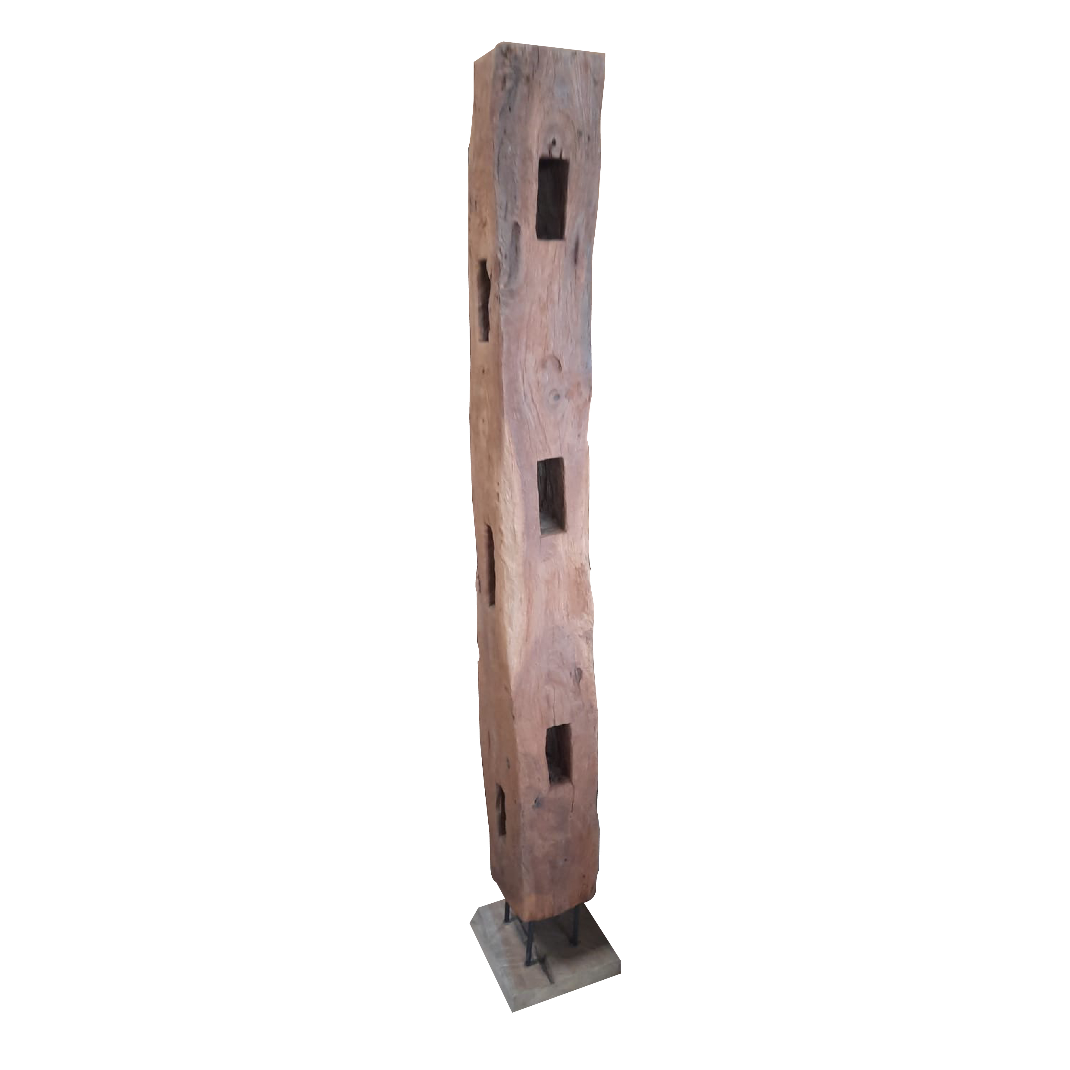 Oud houten bielzen railway tie pilaar